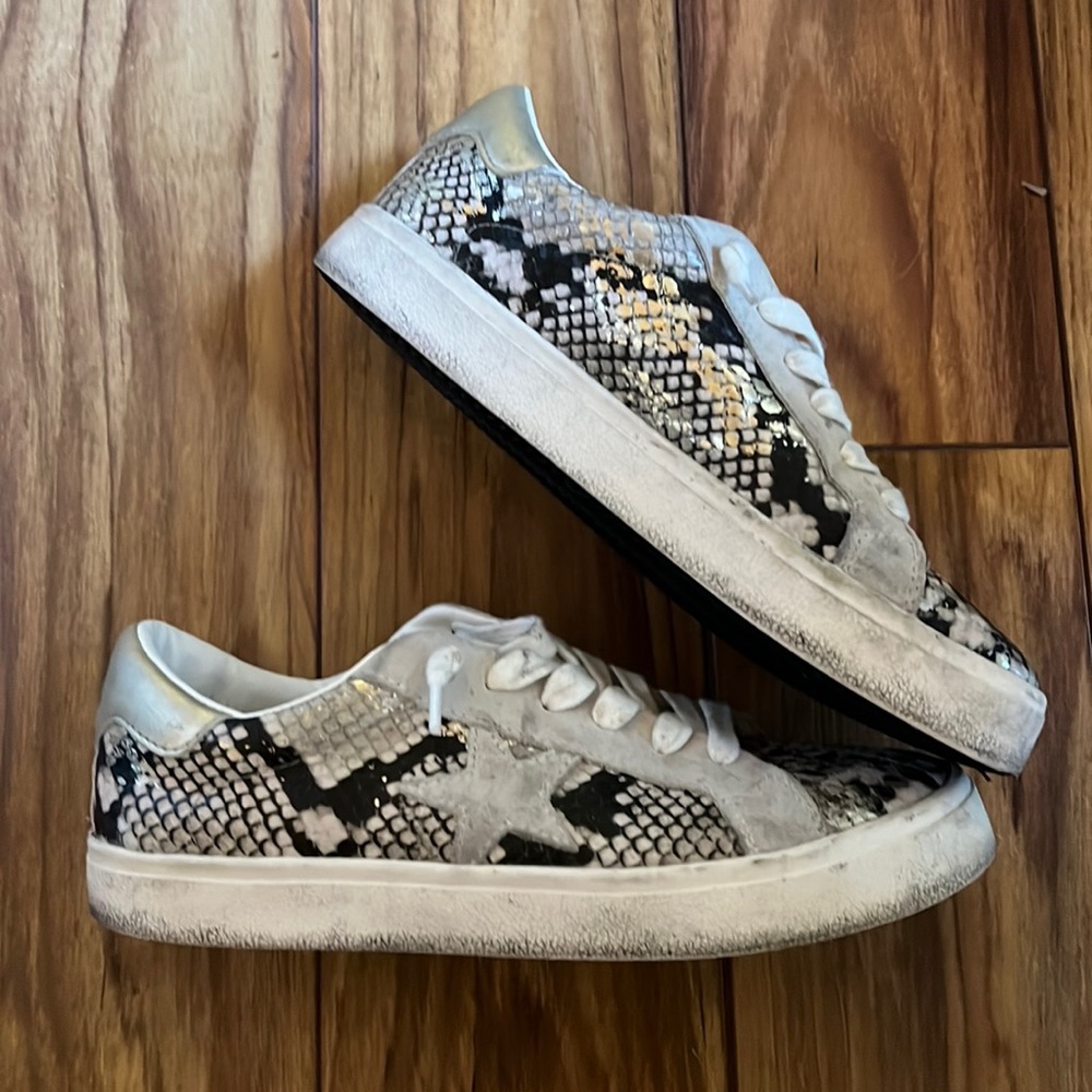 Steve Madden Star Sneakers